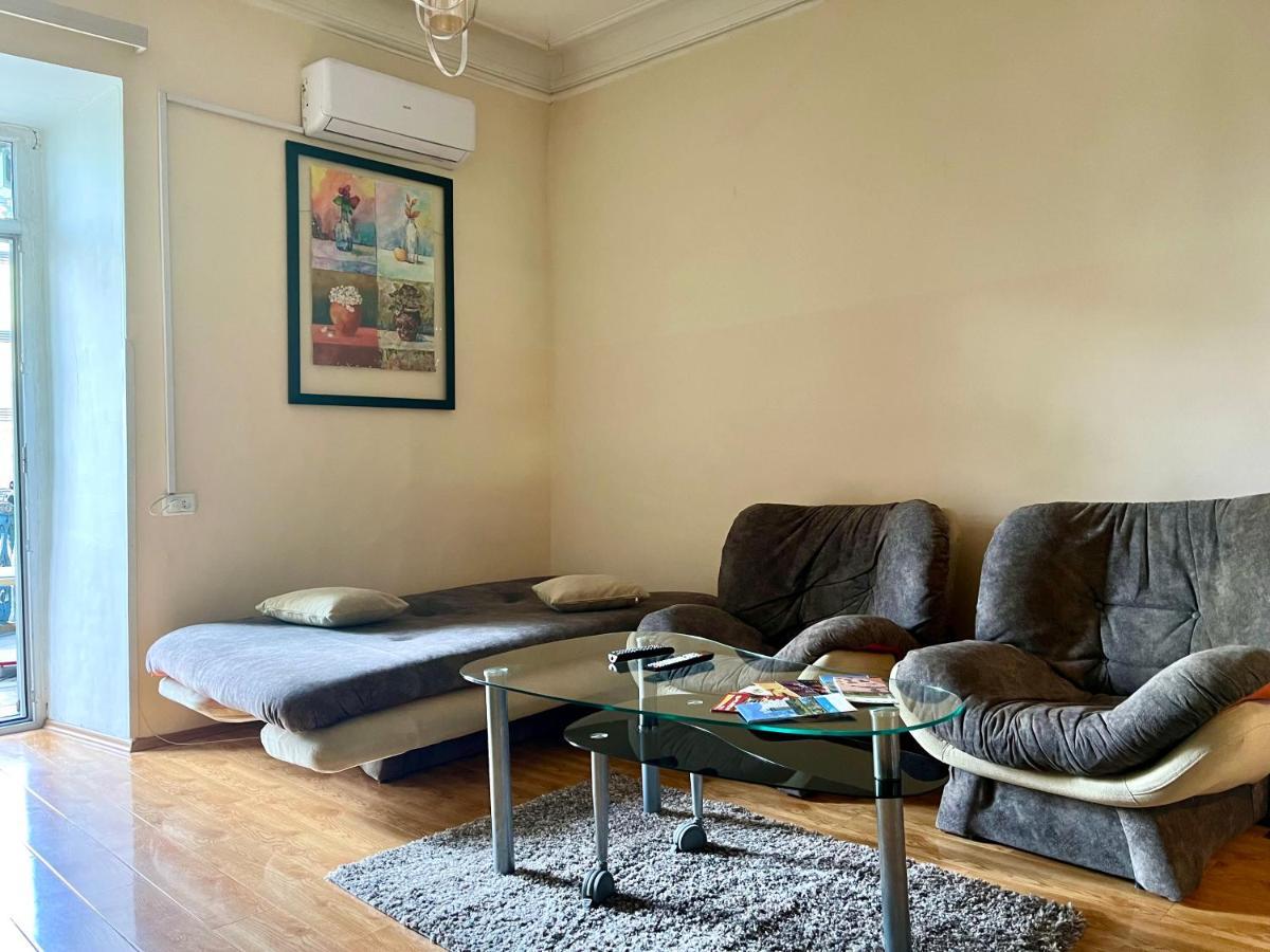 Apartment In Old Tbilisi Orbeliani Square エクステリア 写真